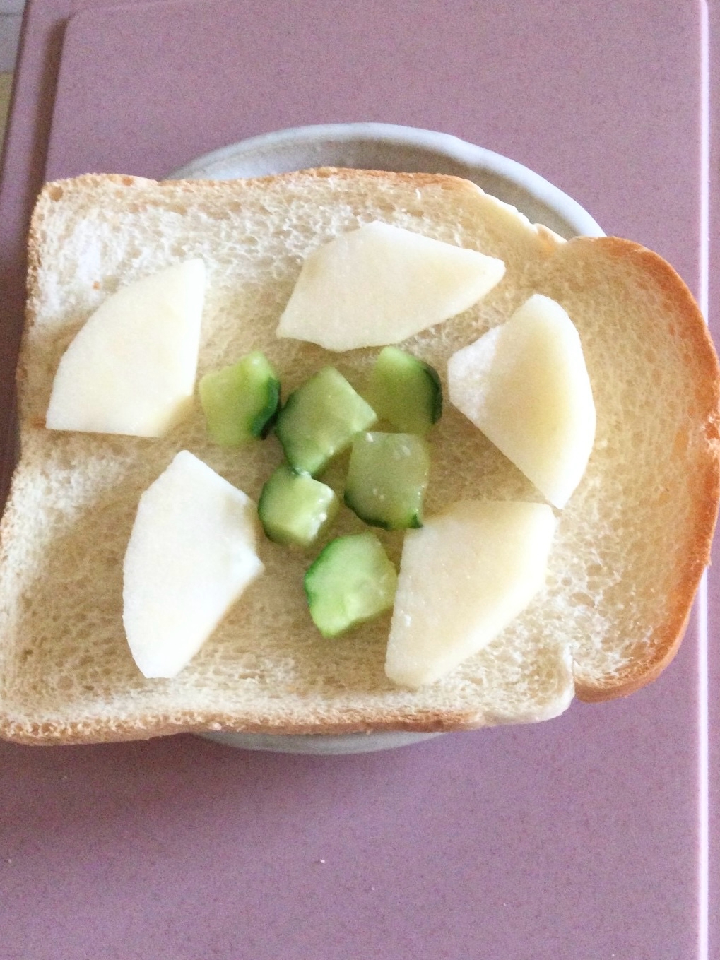 ☆きゅうりの味噌煮りんごオープンサンド☆