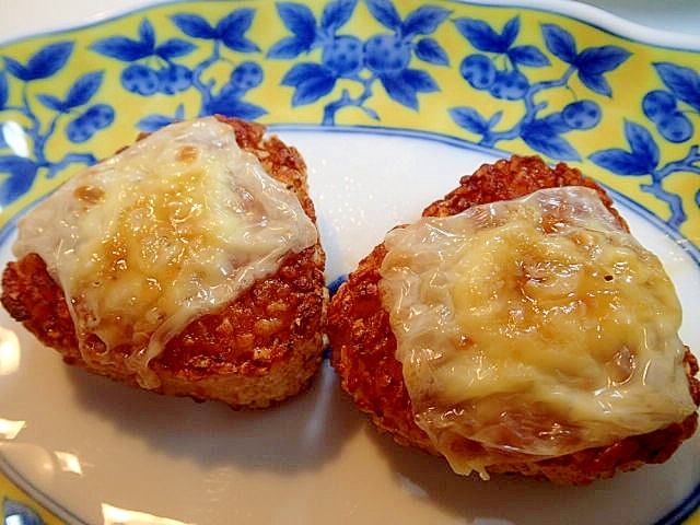 冷凍焼きおにぎりで チーズ甘味噌焼きおにぎり レシピ 作り方 By ぷ みぃまま 楽天レシピ