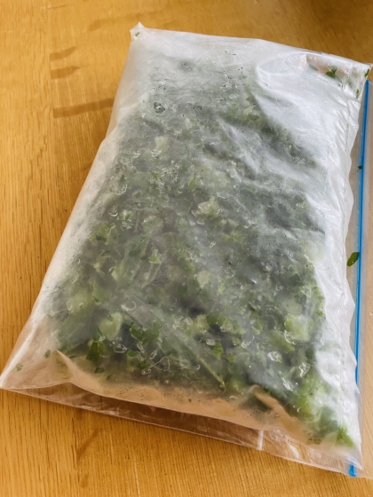 大量の葉の処理に困ってました。この手があったんですね!! 助かりました〜