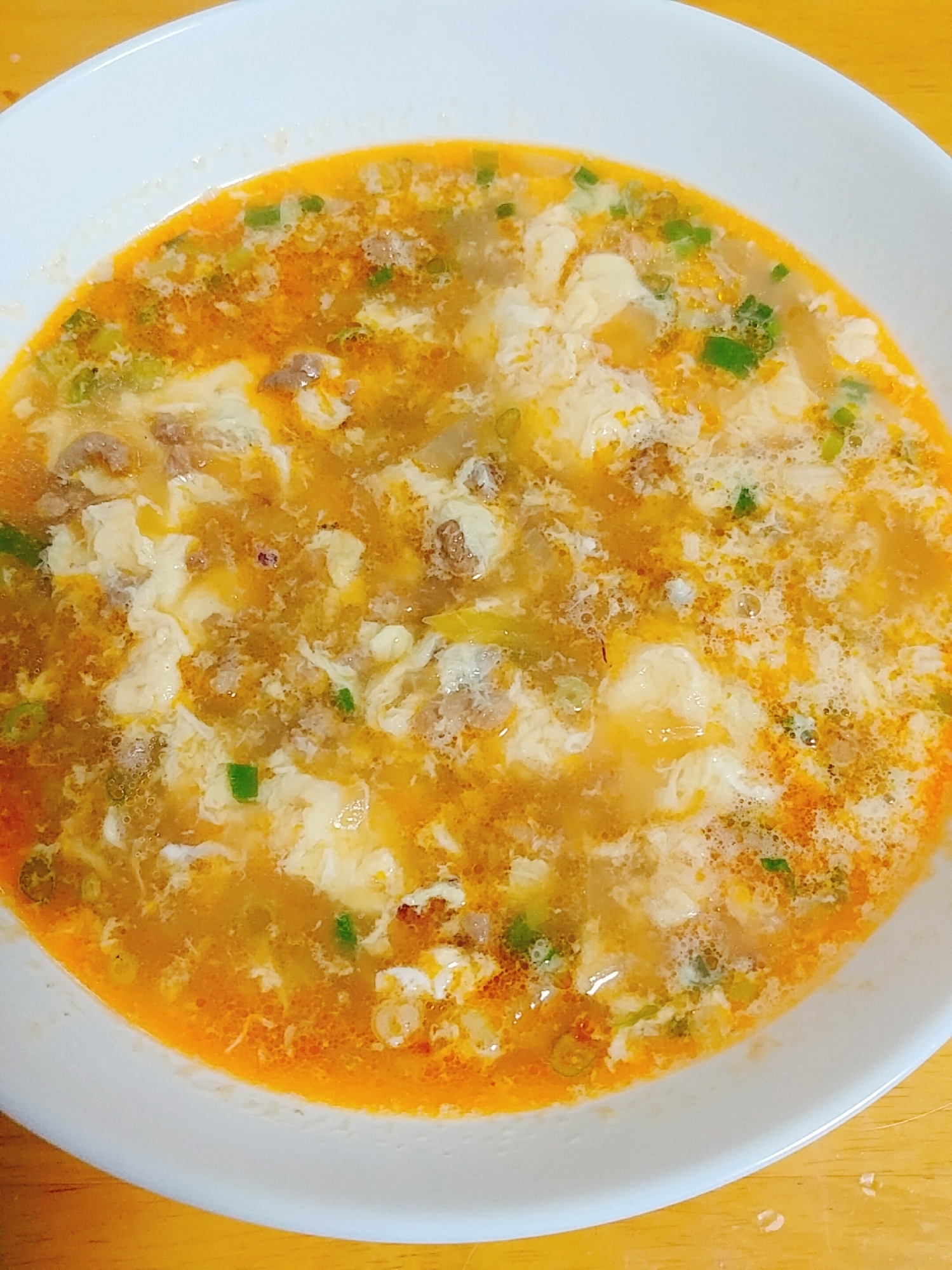 挽き肉と玉ねぎのピリ辛シャンタン卵スープ