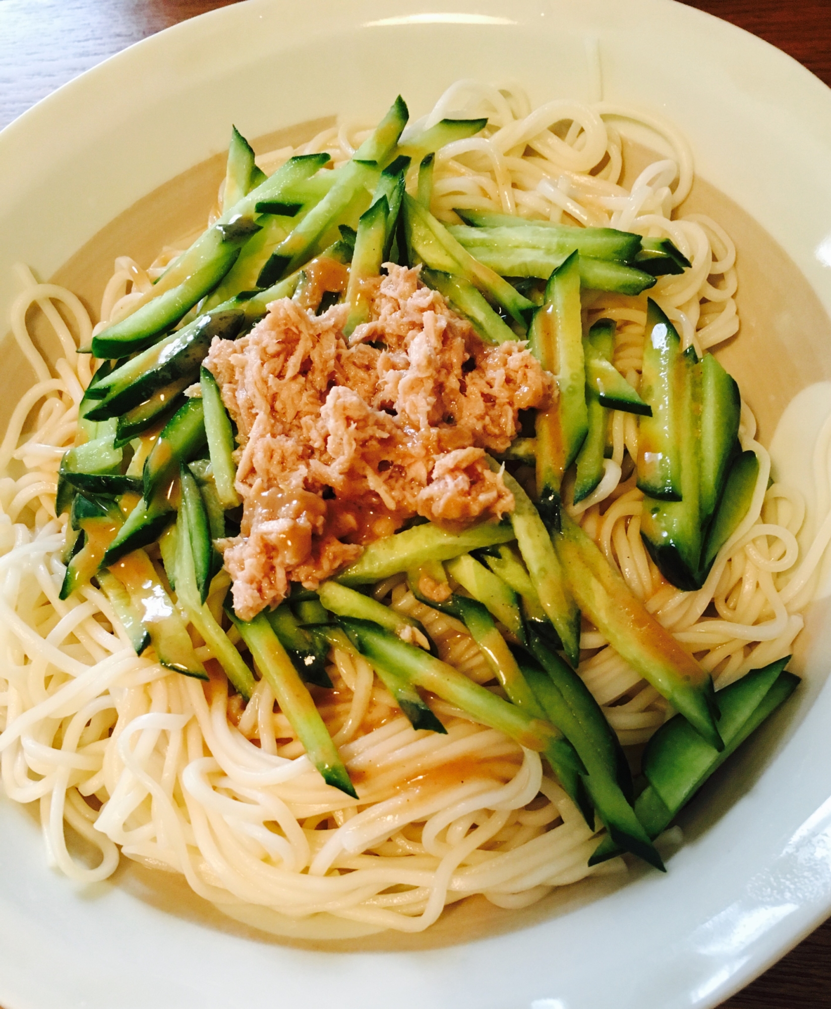 ツナとキュウリ乗せうどん