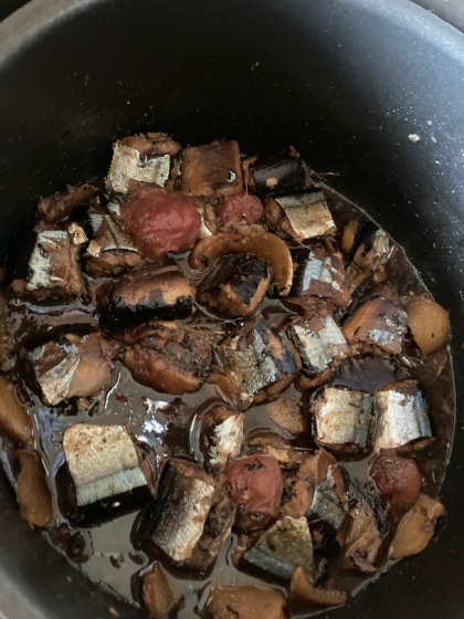 骨までホロホロ！秋刀魚の梅煮