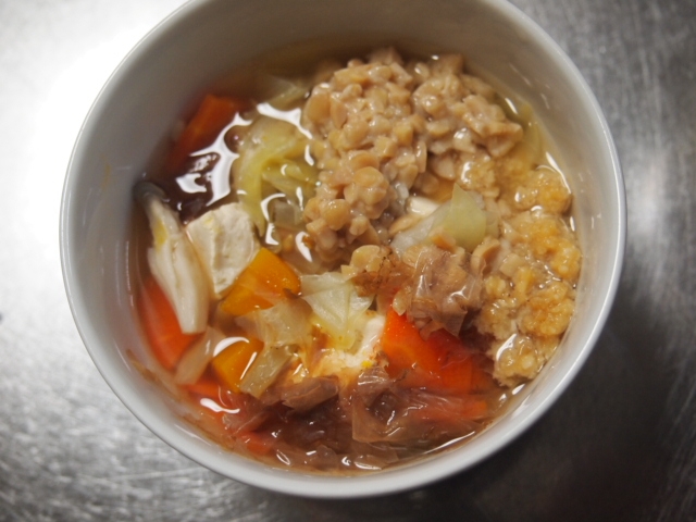 豆腐と納豆の味噌汁