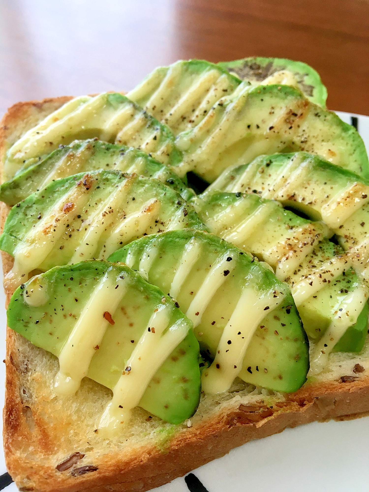 朝食にぴったり！簡単アボカドトースト