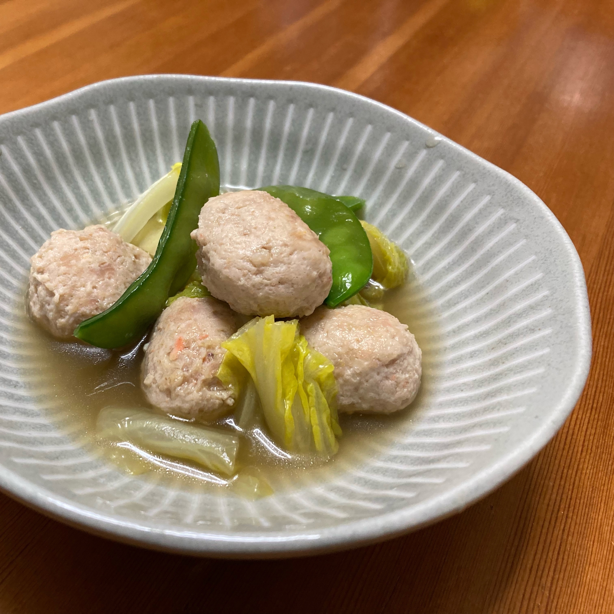 鶏だんごと砂糖えんどうの煮物