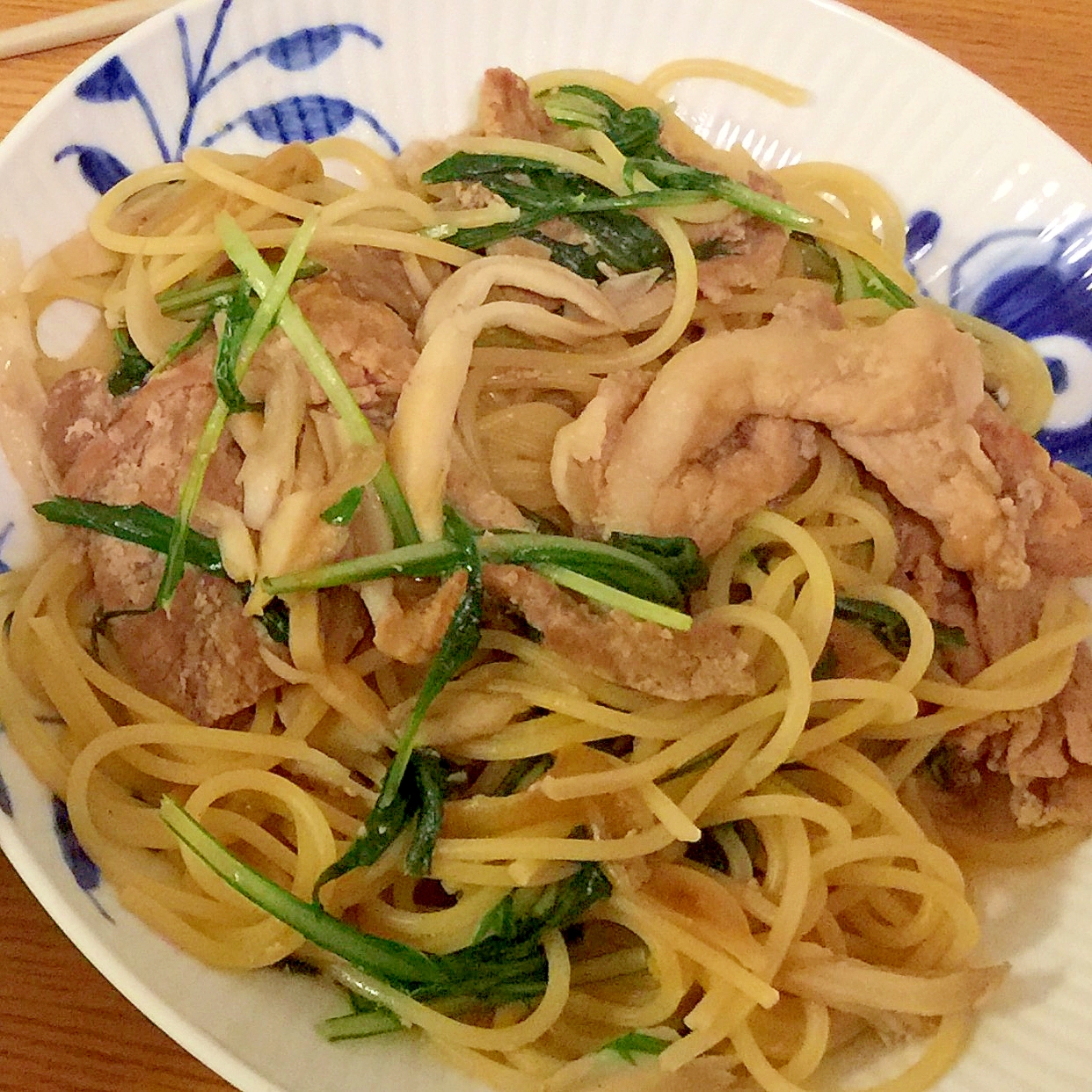 余った生姜焼きアレンジ☆豚と水菜の和風パスタ