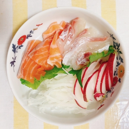 おつまみにピッタリ　マグロの昆布締め