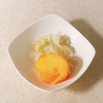 キャベツと柿のサラダ