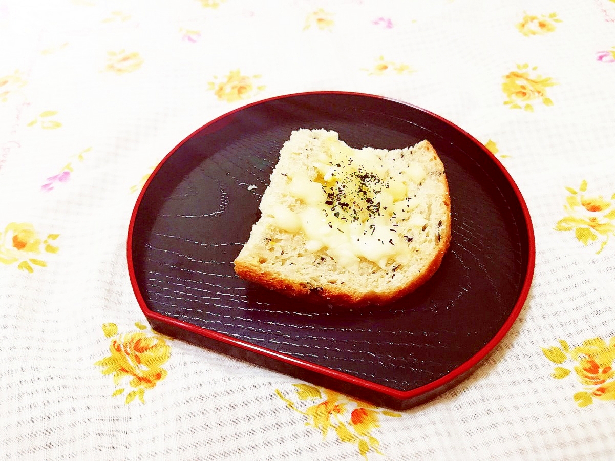 緑茶風味♪梅酢のチーズトースト