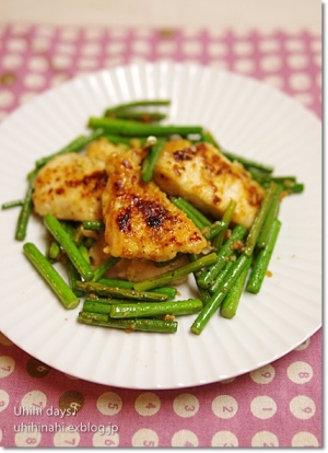 塩麹鶏ムネ肉とニンニクの芽炒め