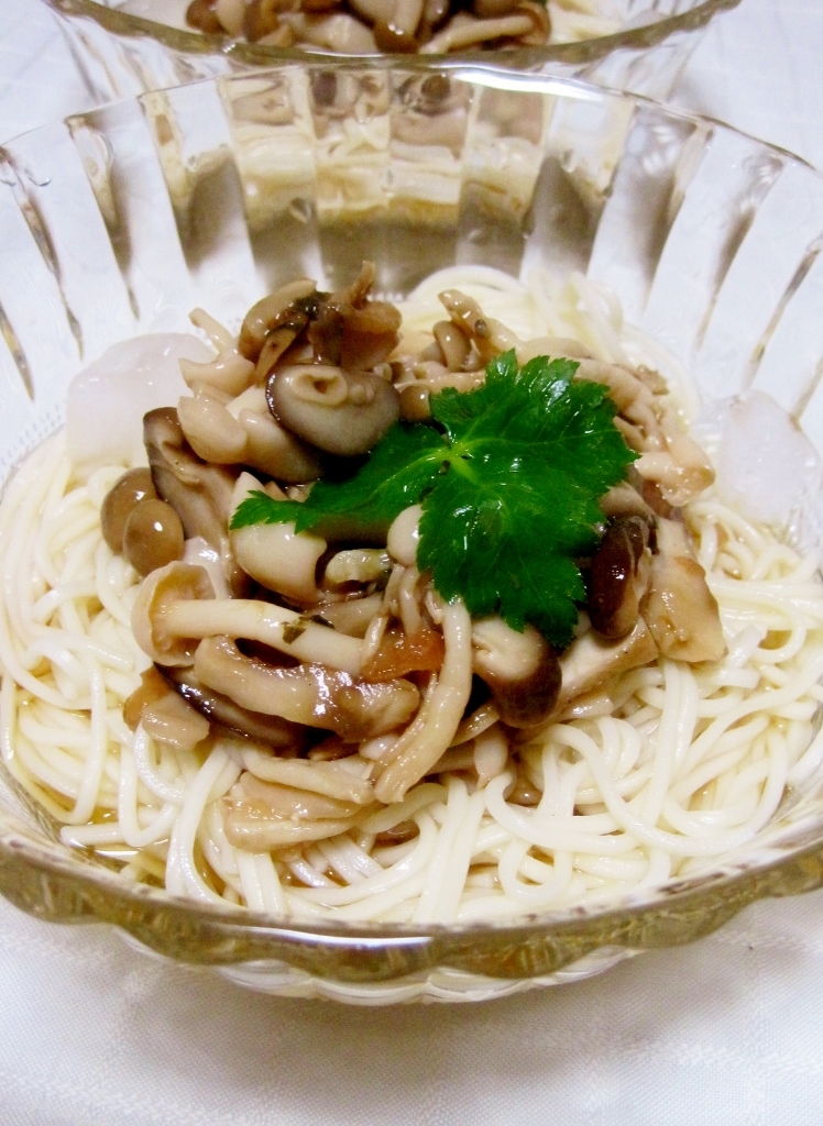 さっぱりウメ～♪きのこそうめん