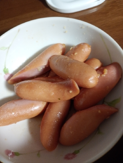 スキレットでソーセージの粉チーズまぶし