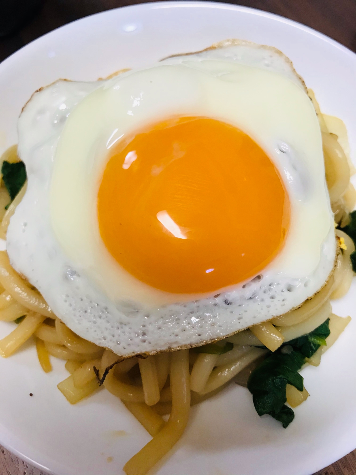 ほうれん草と玉ねぎと卵の焼きうどん