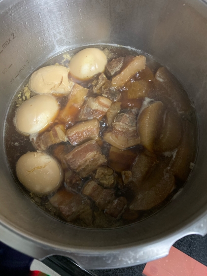 圧力鍋で作ったら豚肉がトロトロで最高に美味しかったです！味の染み込んだ大根も良いですね！