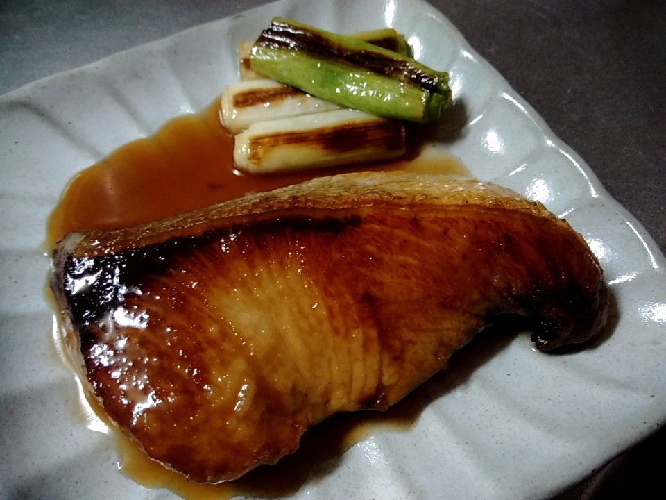 ご飯が進む♪ぶりの照り焼き