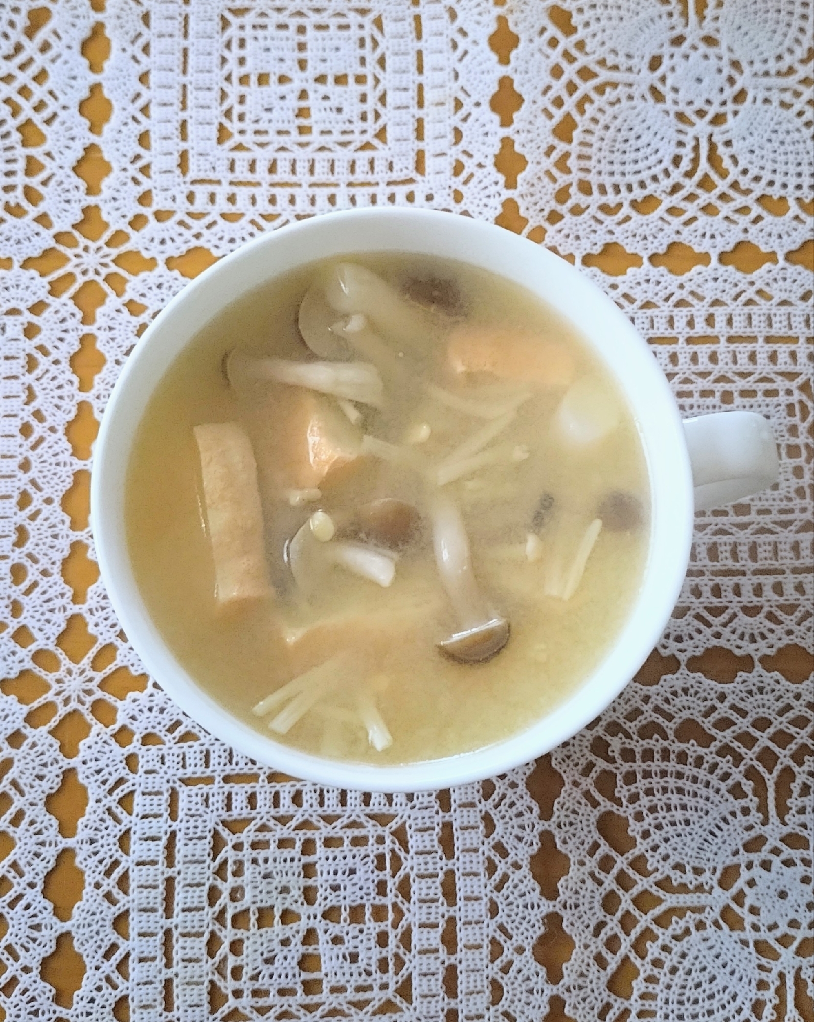厚揚げとえのきとしめじのお味噌汁☆