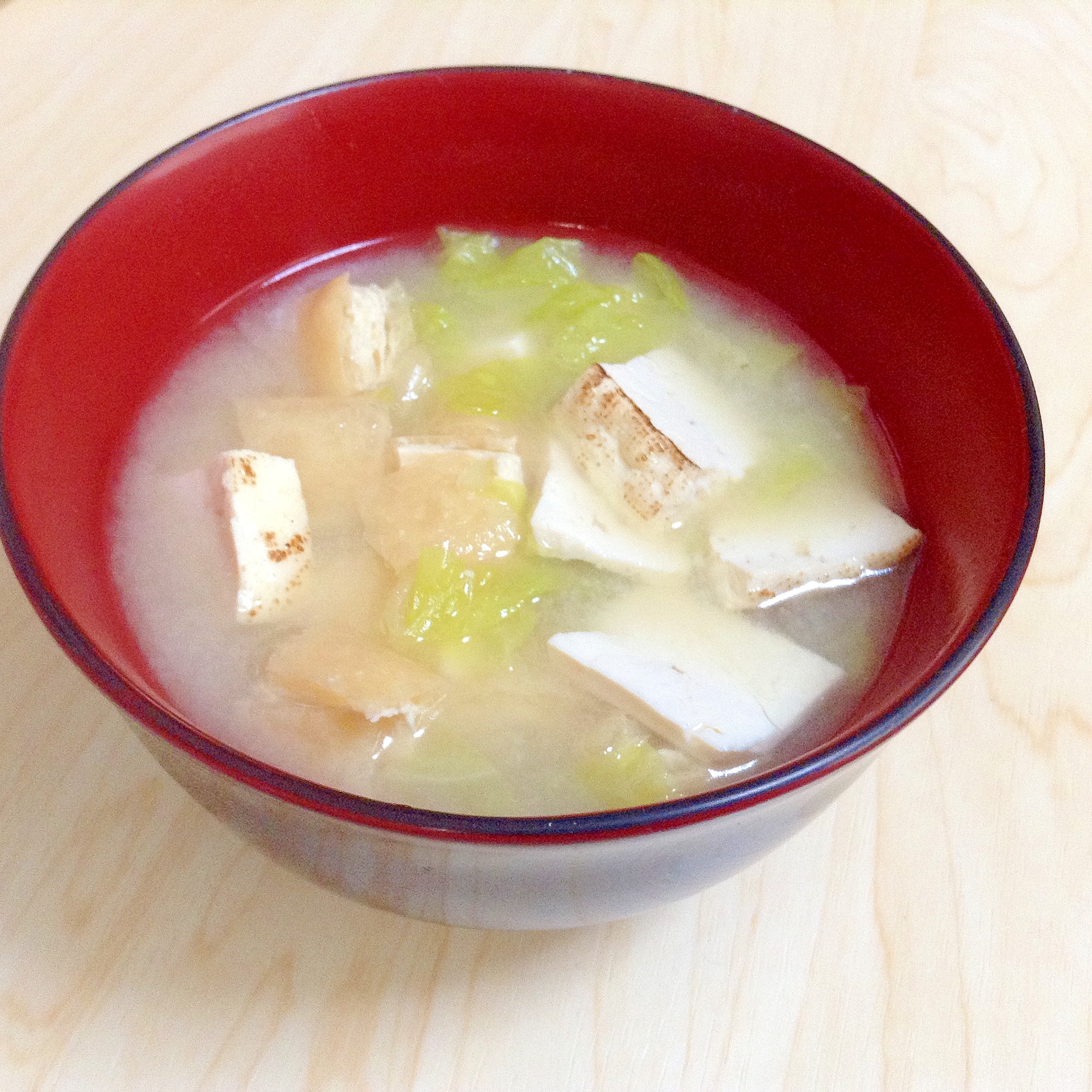焼き豆腐と白菜の味噌汁
