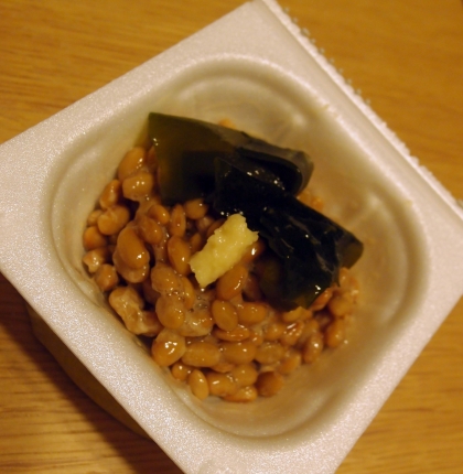 納豆の食べ方-わかめ＆おろし生姜♪