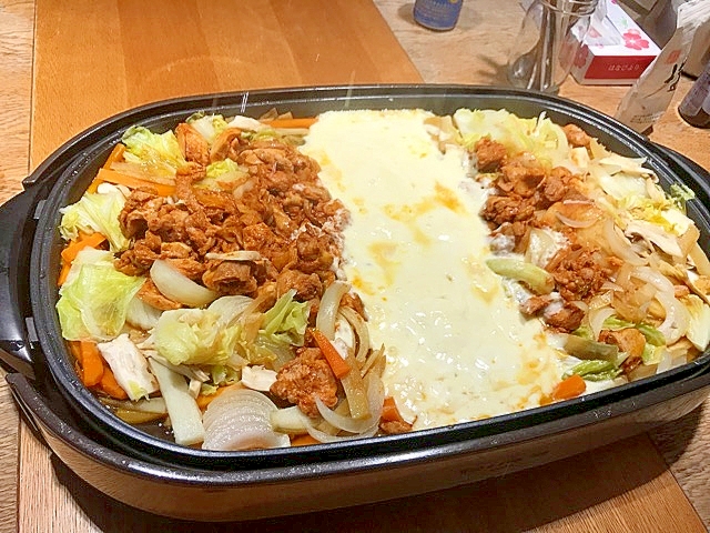 ホットプレート トッポギ入りのチーズタッカルビ レシピ 作り方 By 今日子さんの料理レシピ 楽天レシピ