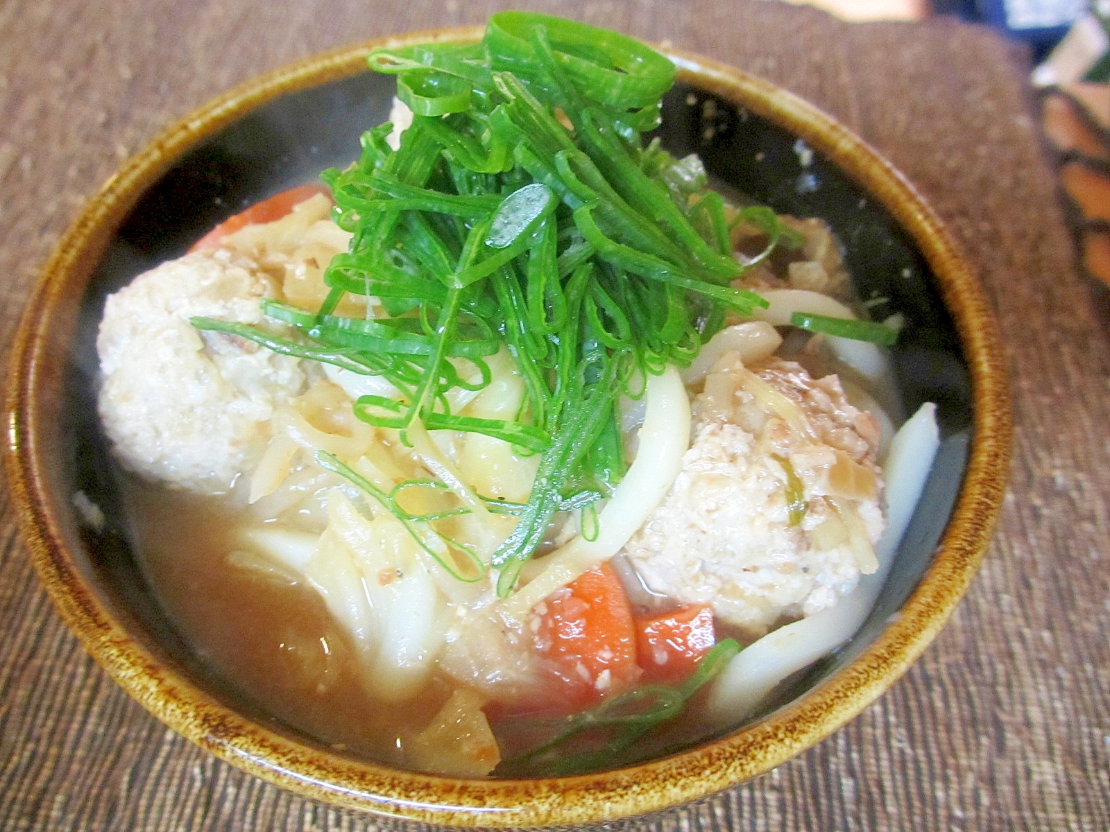 キャベツと肉団子の味噌煮込みうどん