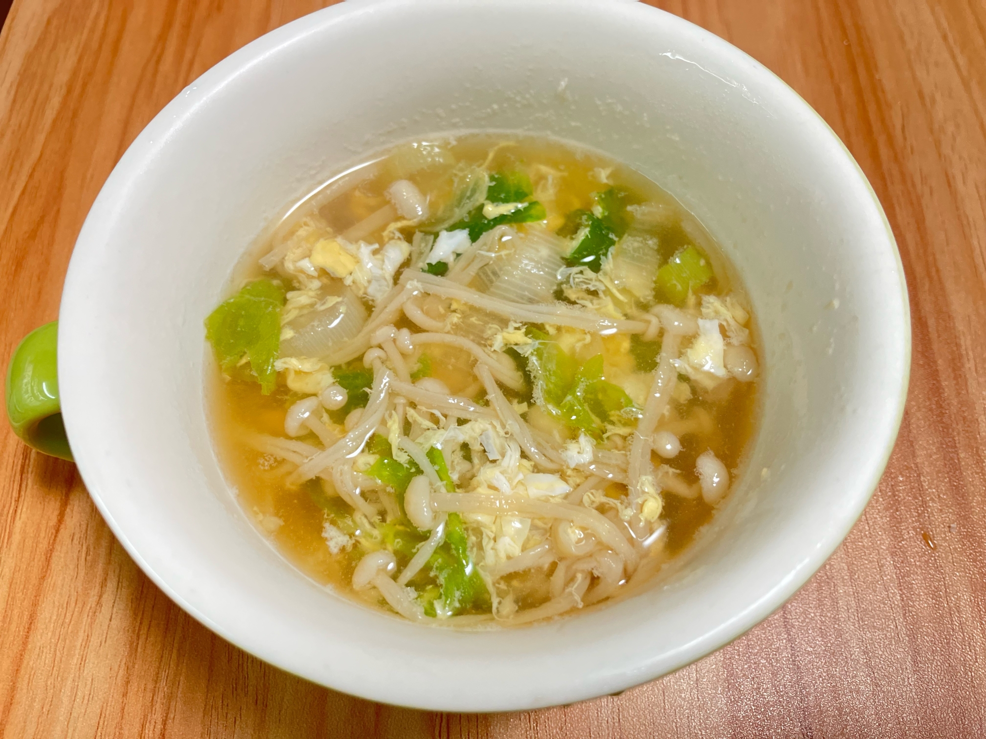 レタスとえのきの中華風スープ