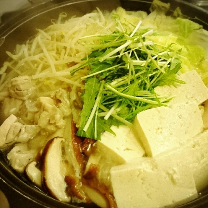 博多に行った気になっていただきました～(^-^)/
鶏のお出しがおいしい！おじやにして最後まで美味しくいただきました♪