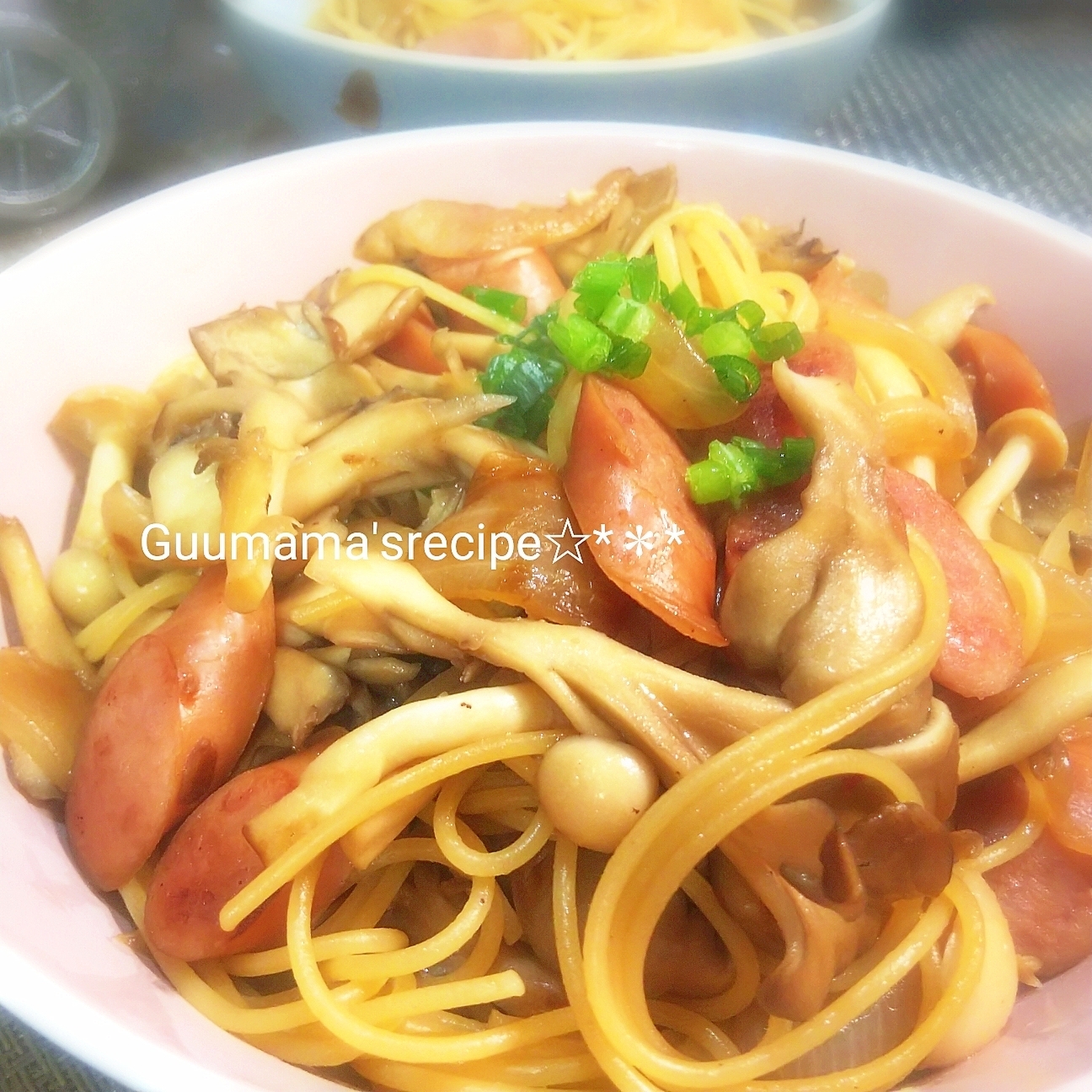 みりんの甘さが◎♡ソーセージときのこの和風パスタ