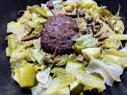 レタスとコンビーフのホットサラダ