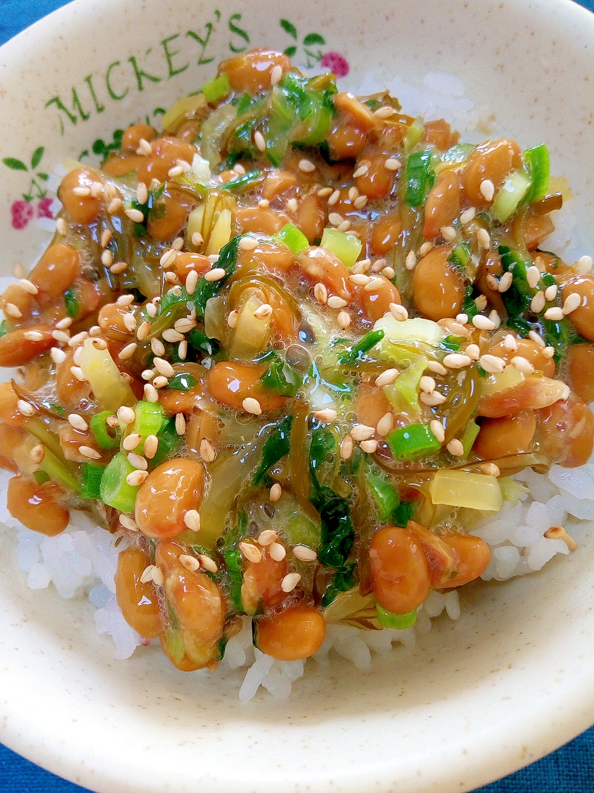 納豆の食べ方-もずく＆野沢菜たくあん♪