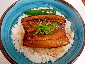 鰻のかば焼き風　・サンマのかば焼きどんぶり