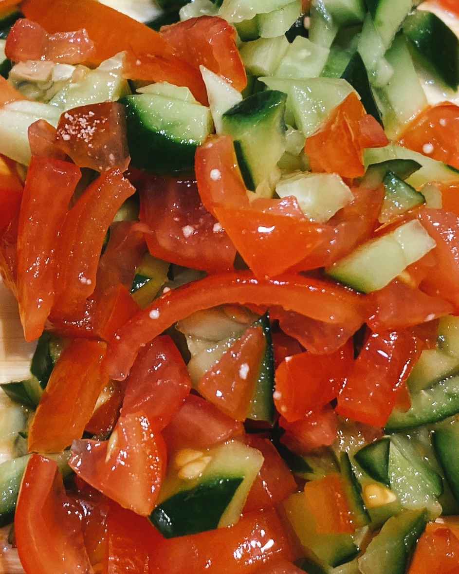離乳食　後期　きゅうりとトマトのサラダ