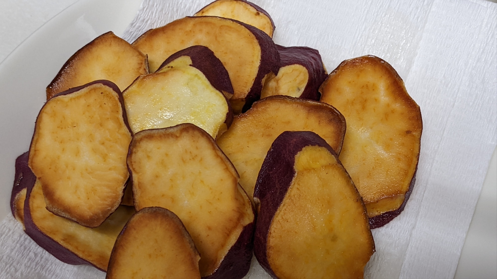 揚げ物スタートに⭐さつまいもの素揚げ⭐ レシピ・作り方 by 月のおと (お返しレポゆっくりです) - 楽天レシピ