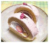 春にどうぞ♪桜餡を使ったロールケーキです。