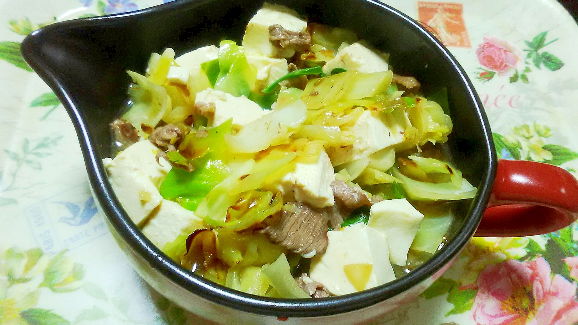 キャベツと豆腐、牛肉のスープ