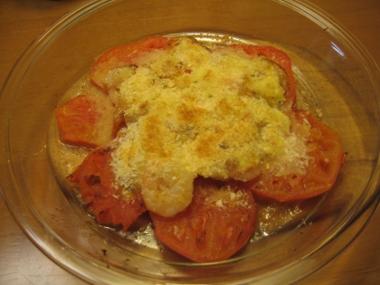エビと具のソースとの相性は抜群。トマトを焼くことでフレッシュなうまみがでておいしかったです。ソースをかけるだけでおしゃれなおかずができ満足です。