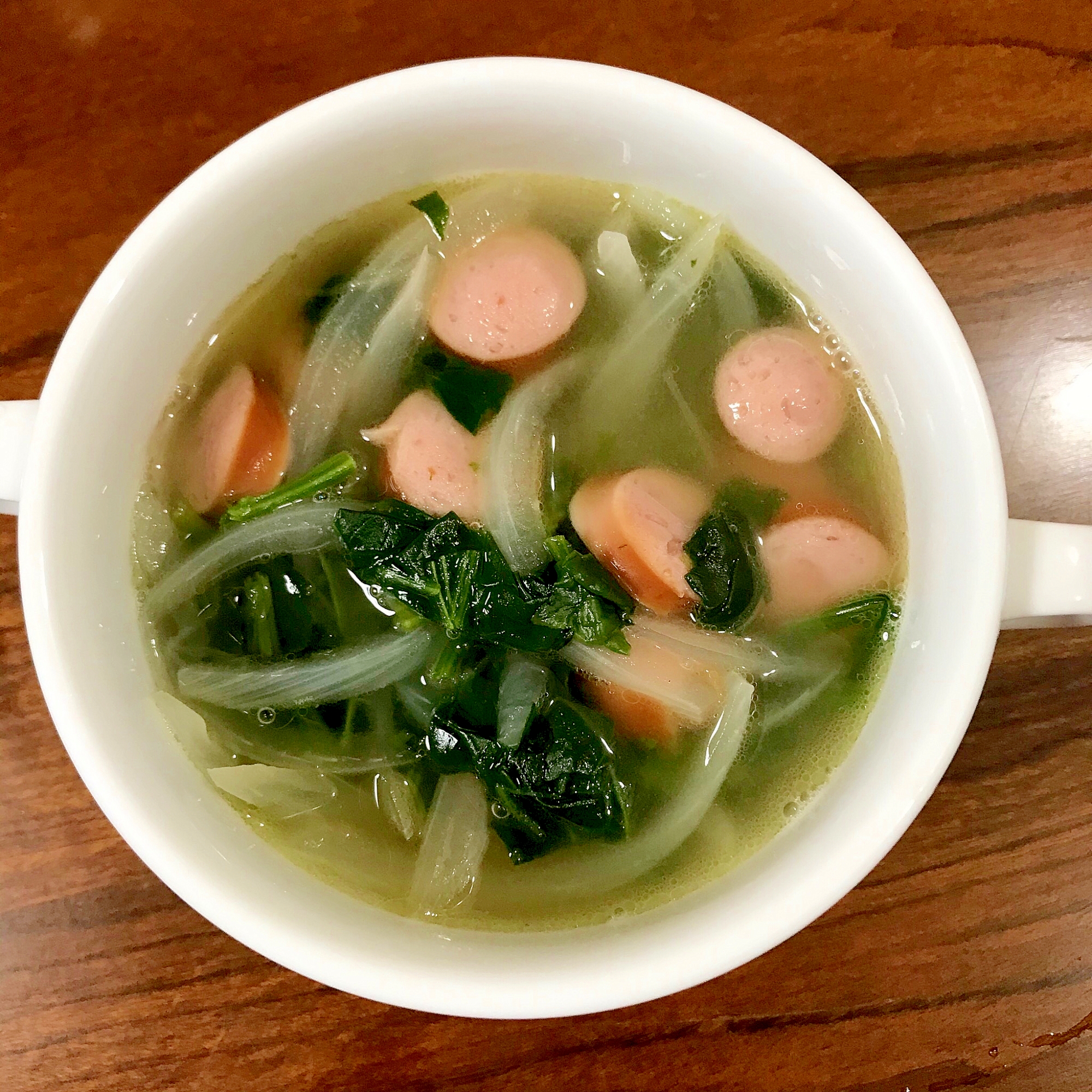 ほうれん草 玉ねぎ ウィンナーのコンソメスープ レシピ 作り方 By 水玉模様 楽天レシピ ほうれん草 玉ねぎ ウィンナーのコンソメスープ レシピ 作り方 By 水玉模様 楽天レシピ