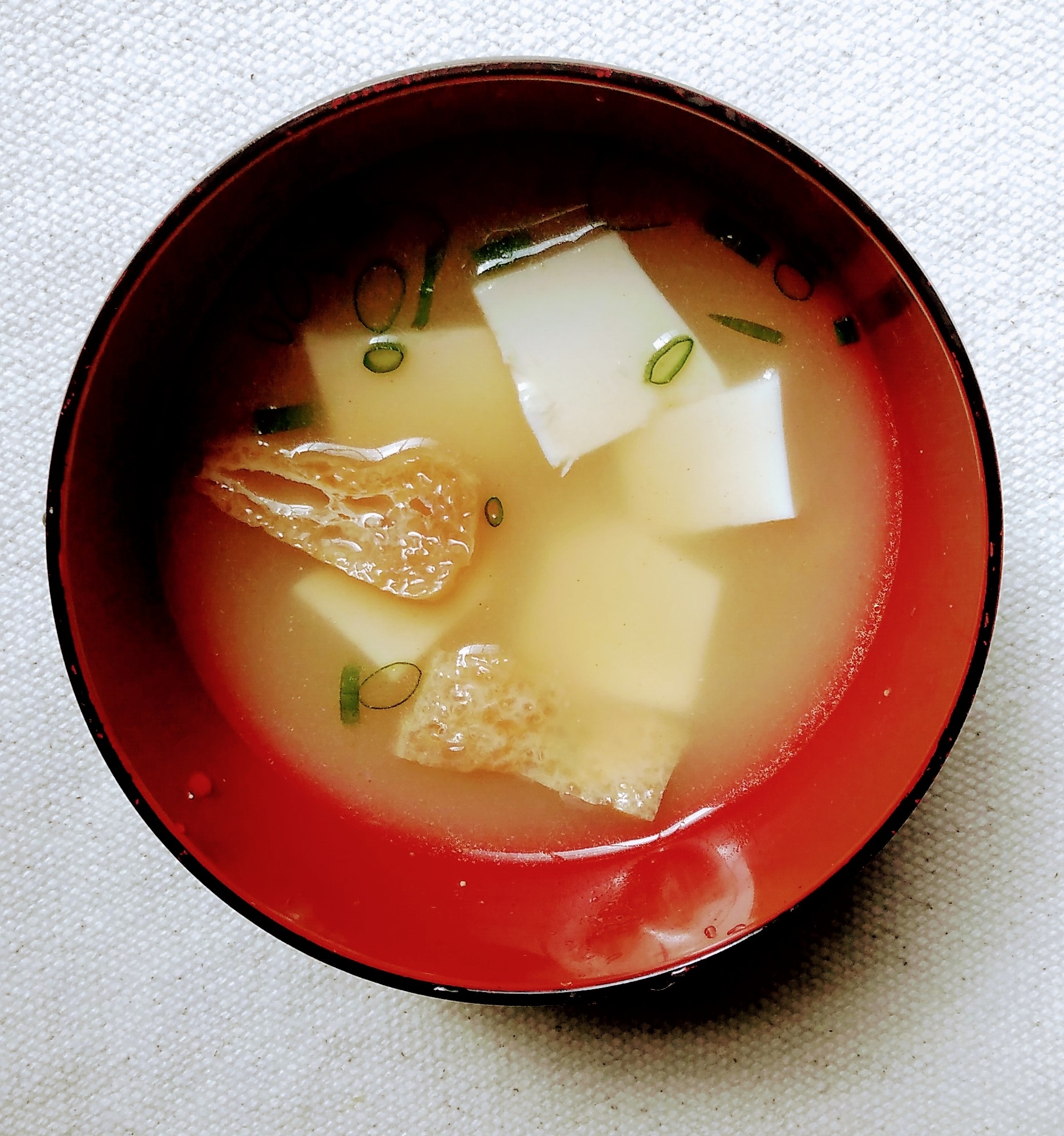 豆腐と油揚げの味噌汁