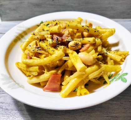 意外な好相性♡カレー風味が◎もやしのマカロニサラダ