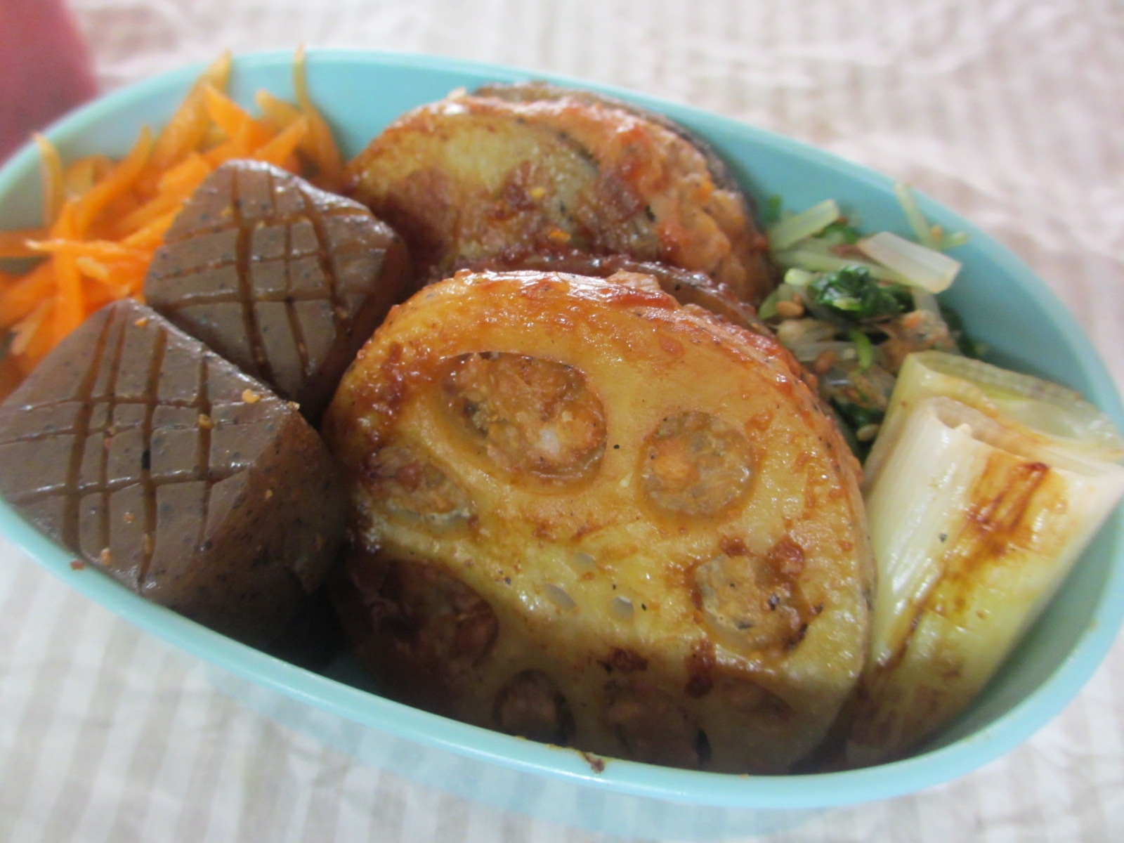 レンコンの肉はさみ、味噌マヨ焼き