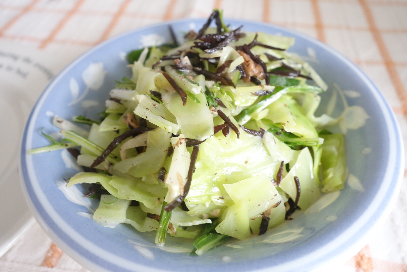 キャベツ大量消費&鉄分♪キャベツとひじきのサラダ