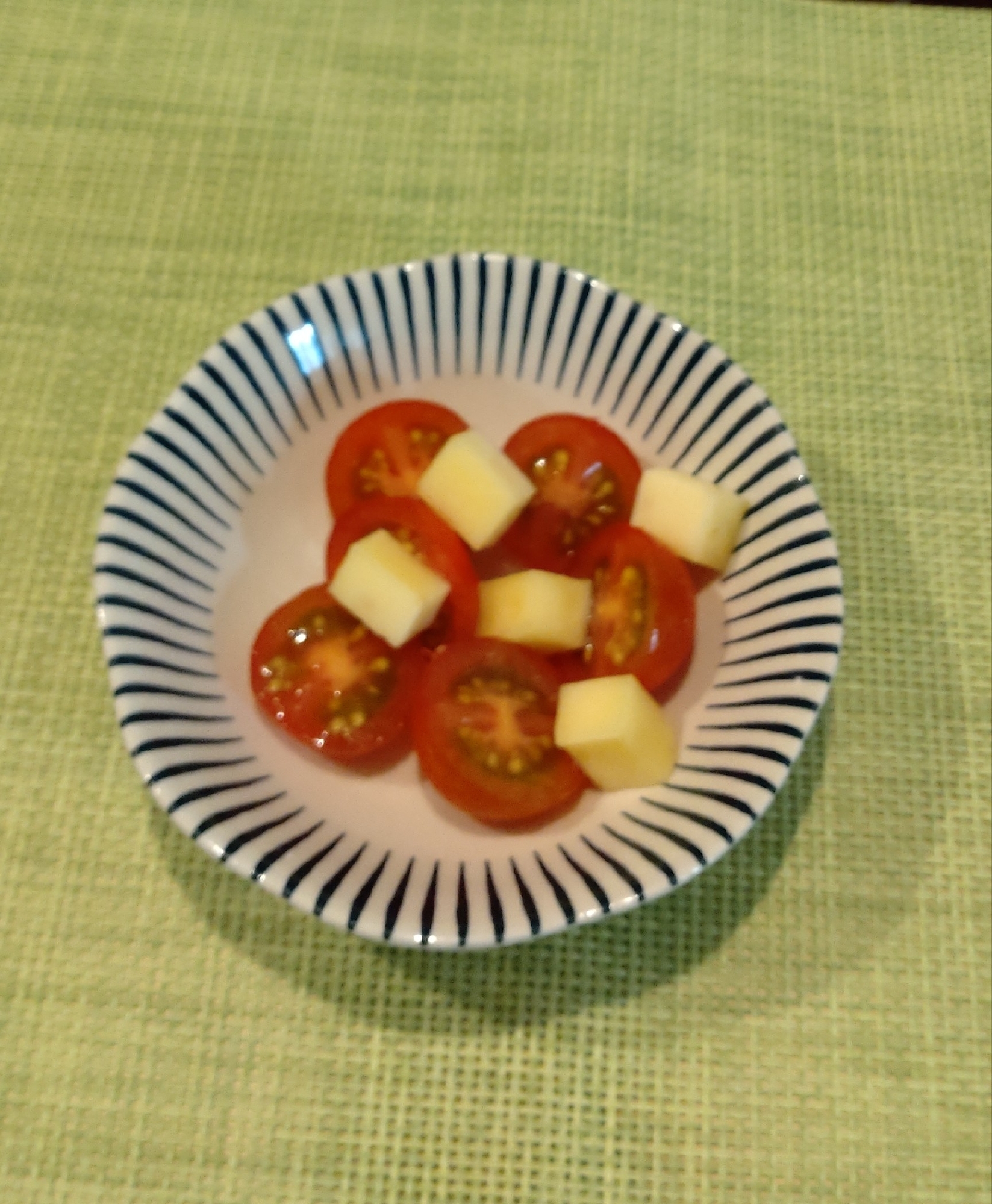 ミニトマトとチーズのはちみつレモン