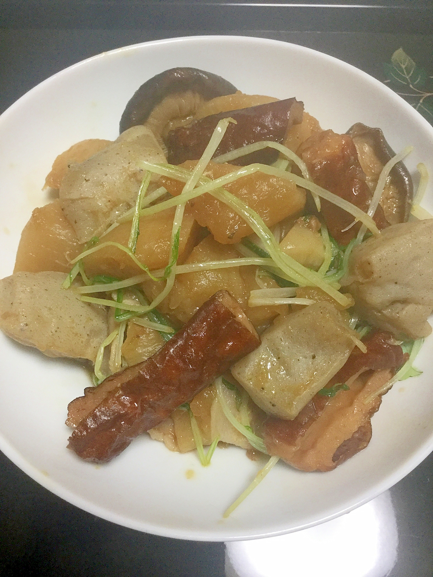 大根と豚肉の煮物