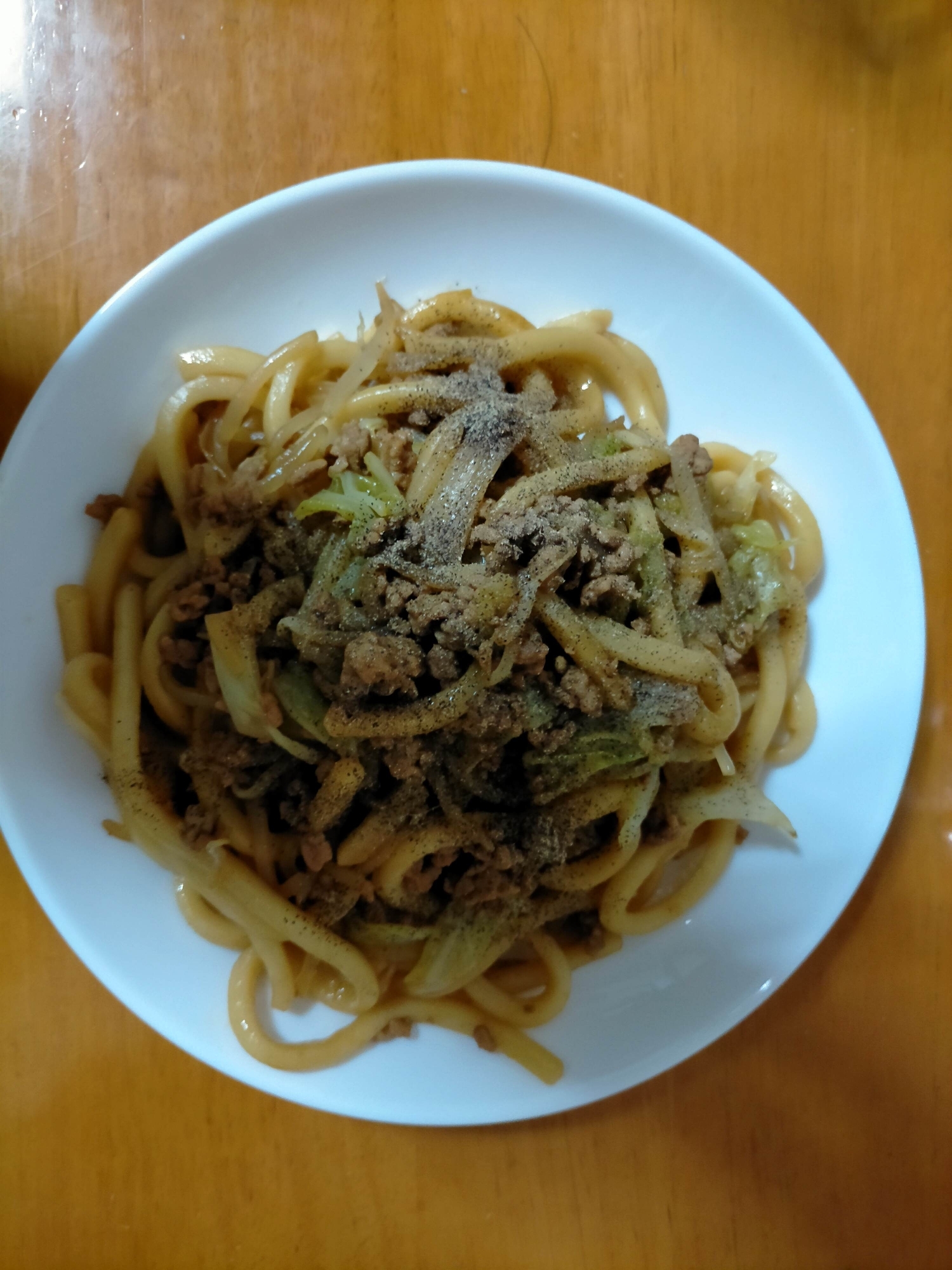 もやしとキャベツとひき肉の焼きうどん