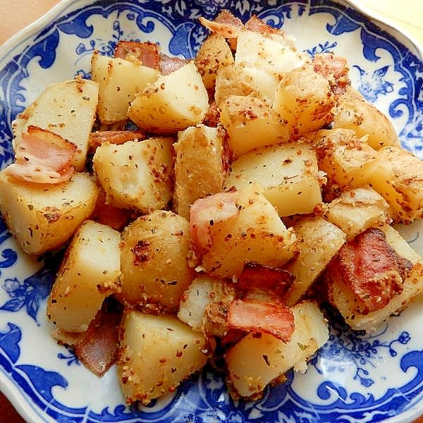 ふかした皮付きジャガ芋で５分！？ベーコンとの炒め物