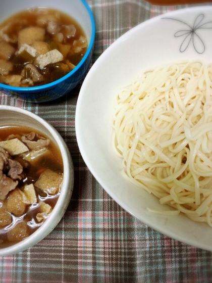 大皿でも食欲なくても大丈夫！肉汁うどん