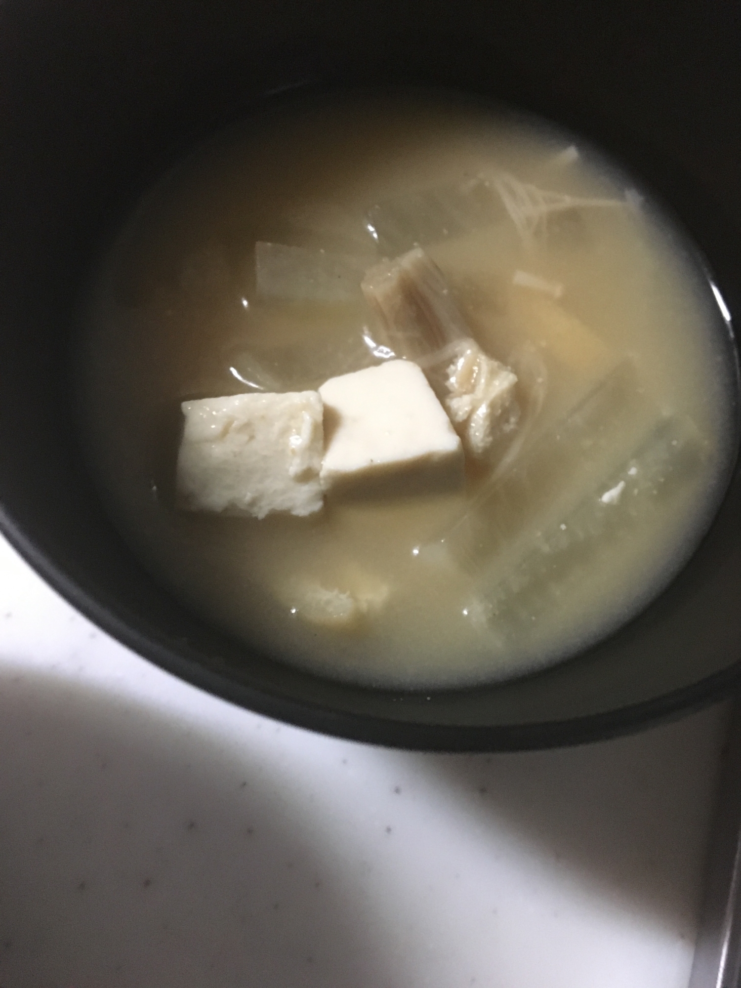 豆腐とエノキと大根とすしあげのお味噌汁(^○^)