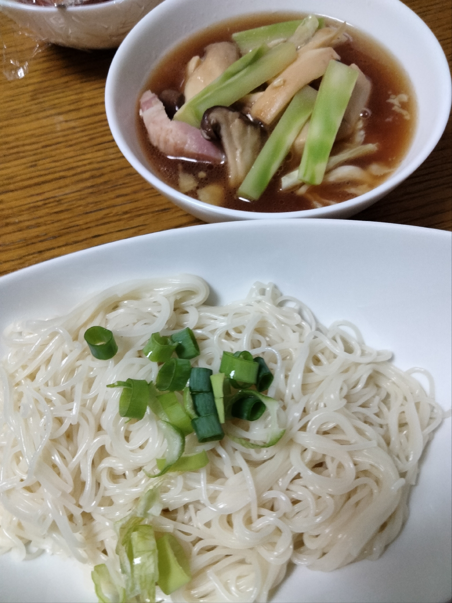 時には温かいつけ汁そうめんで…