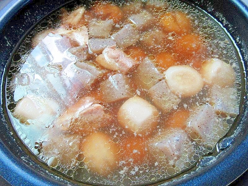 鶏肉と里芋とこんにゃくの煮物