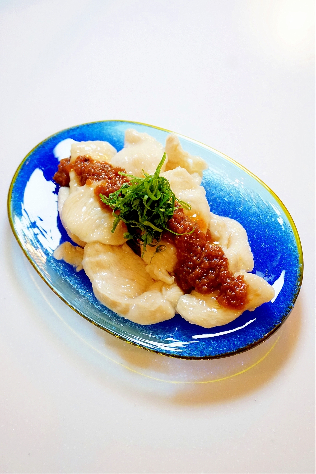 ツルン食感が病みつきに!水晶鶏の梅肉ソースがけ