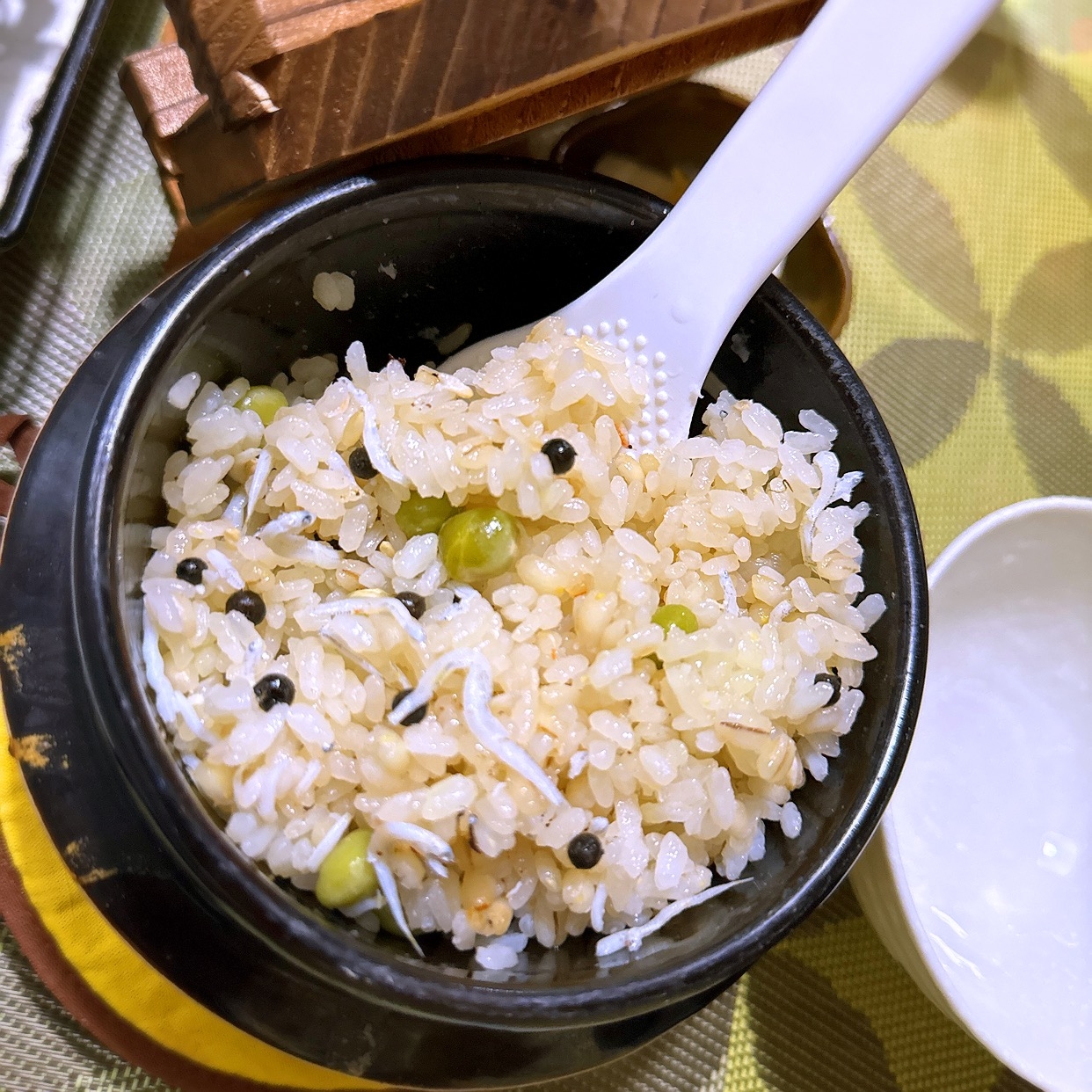 しらすと粒生胡椒の塩えんどう豆ごはん